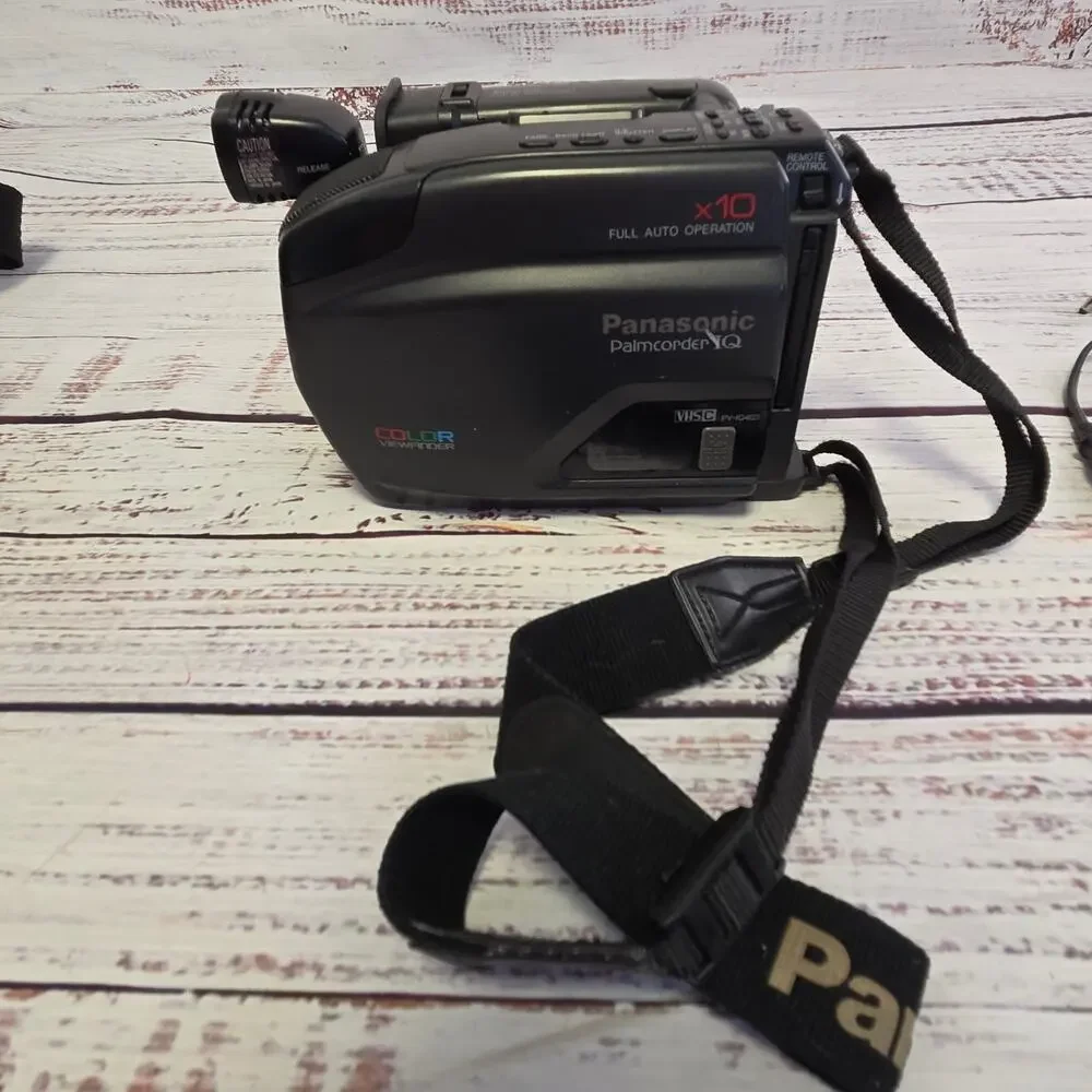 Panasonic Palmcorder IQ VHS-C Camcorder PV-IQ505 Untested w Case Accessories
